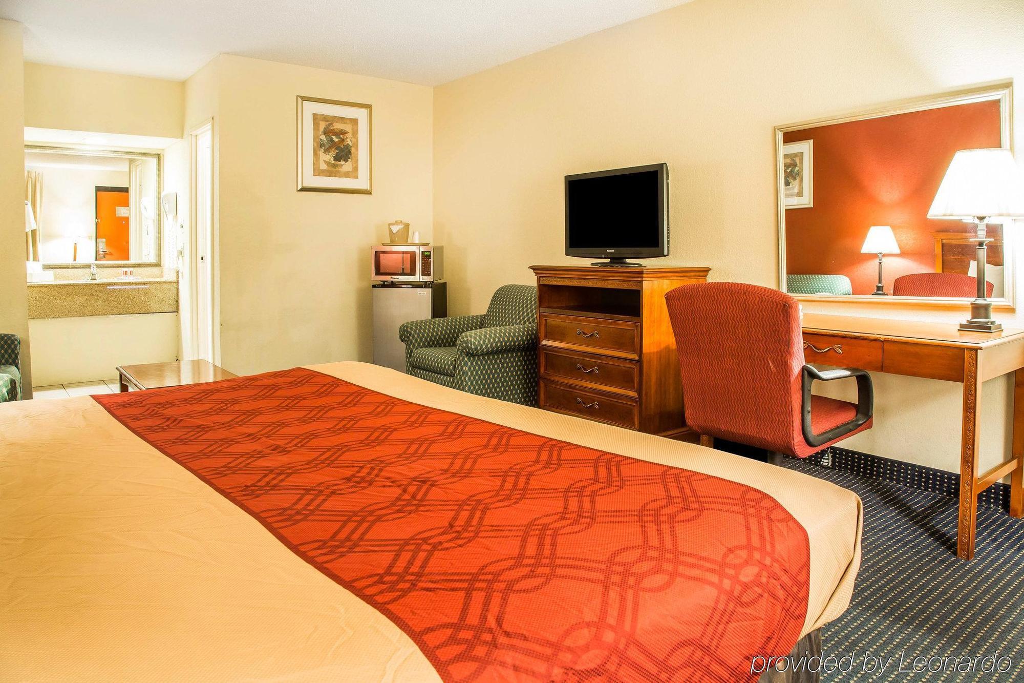 Red Carpet Inn Norwalk Exterior foto