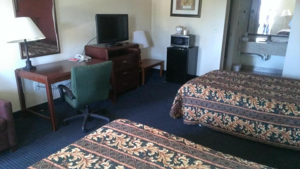 Red Carpet Inn Norwalk Exterior foto